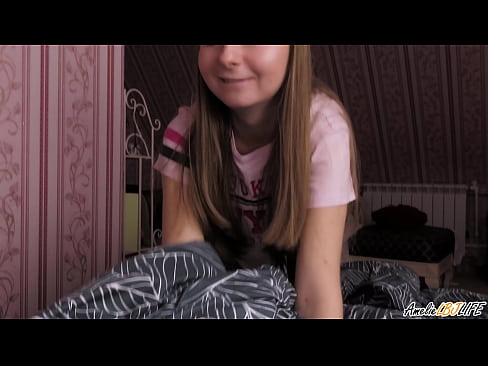 ❤️ ബ്ലോണ്ടി അവളുടെ BFF ന്റെ ആഴത്തിൽ കുടിക്കുകയും അവളുടെ വായിൽ കംപ്ലെറ്റ് ചെയ്യുകയും ചെയ്യുന്നു ❤️ ക്വാളിറ്റി സെക്സ് ഞങ്ങളിൽ ❌